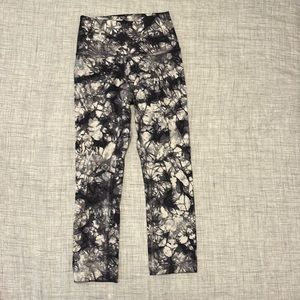 Lululemon cropped legging